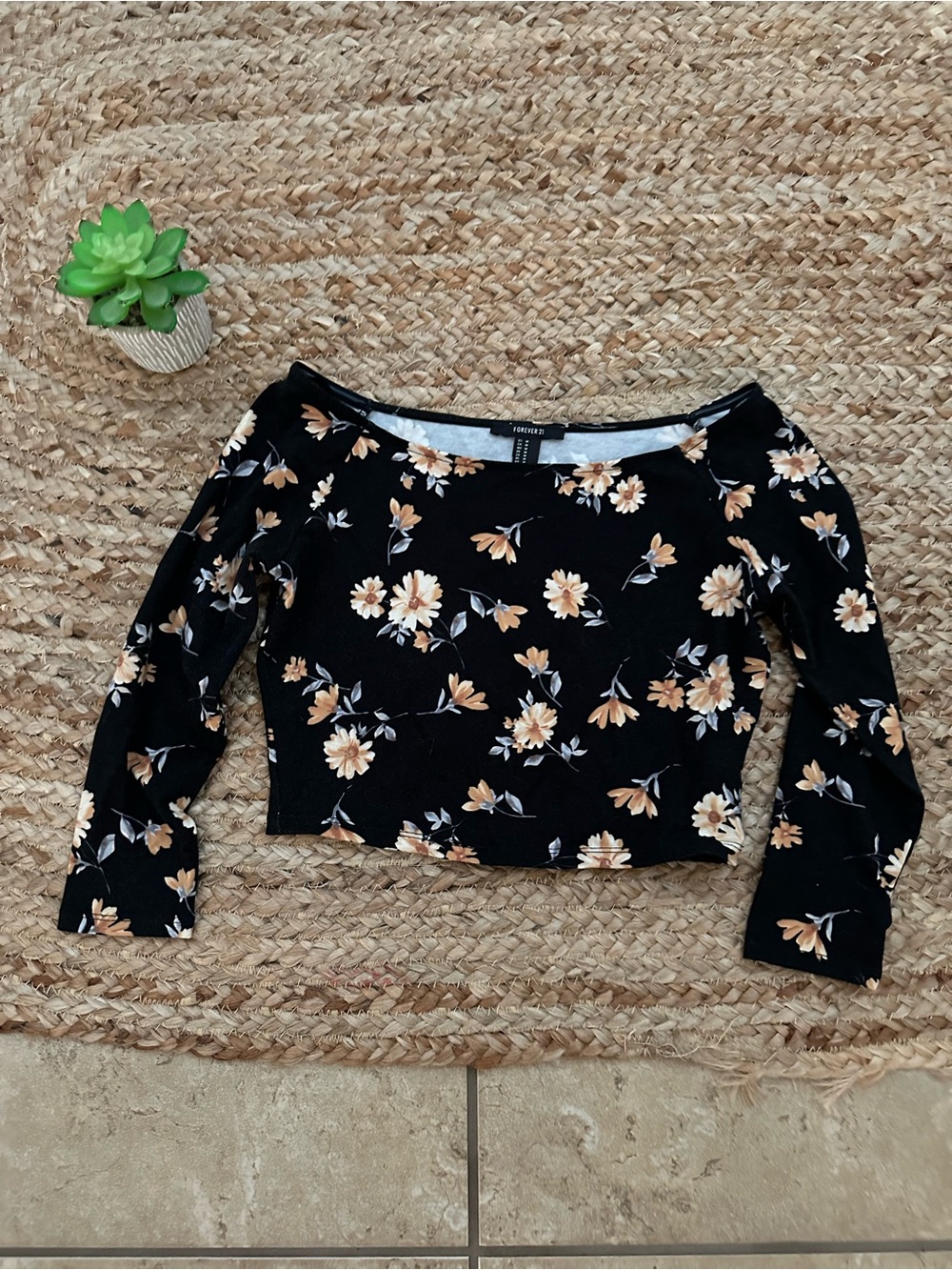 CROP FLORAL TOP